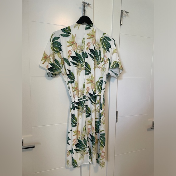 Babaton Wallace dress in tropical floral print - Picture 5 of 6